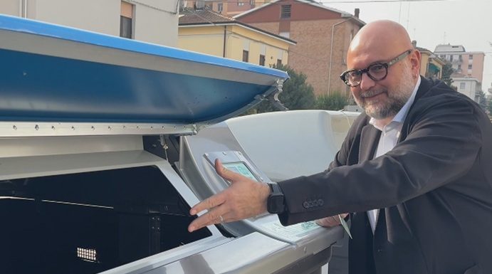CARTA E PLASTICA, DA VIA GRANDI LA POSA DEI NUOVI CASSONETTI