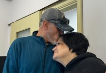 ZONA SAN FAUSTINO: DONNA PRESA PER IL COLLO REGISCE E METTE IN FUGA L’UOMO