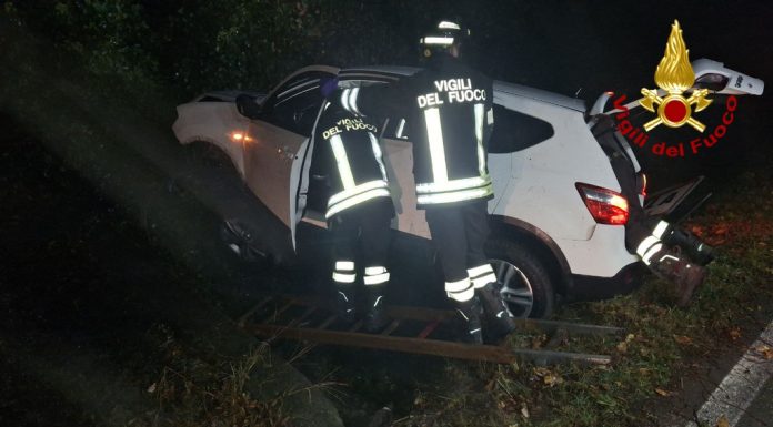 FINISCE CON L’AUTO NEL FOSSO, UN FERITO IN VIA MAVORA