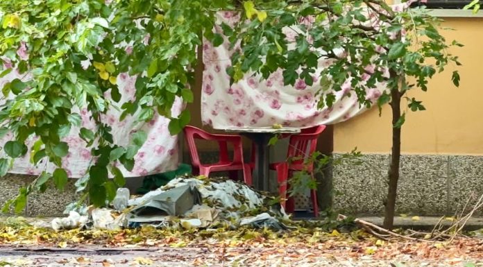 VIA DELL’ABATE, RESIDENTI OSTAGGIO DEL DEGRADO. “SIAMO ABBANDONATI”