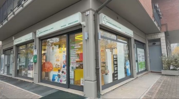 RAPINA IN FARMACIA, UN CLIENTE RECUPERA L’INCASSO MA VIENE ACCOLTELLATO