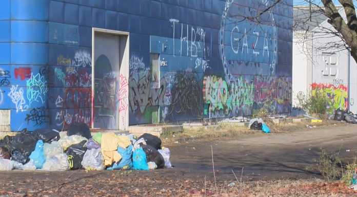 IL GIORNO DOPO IL RAVE: SILENZIO E RIFIUTI ABBANDONATI ALL’EX BUGATTI