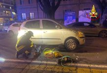 IN VIA TRENTO TRIESTE, COPPIA DI ANZIANI INVESTITA E BLOCCATA SOTTO UN’AUTO