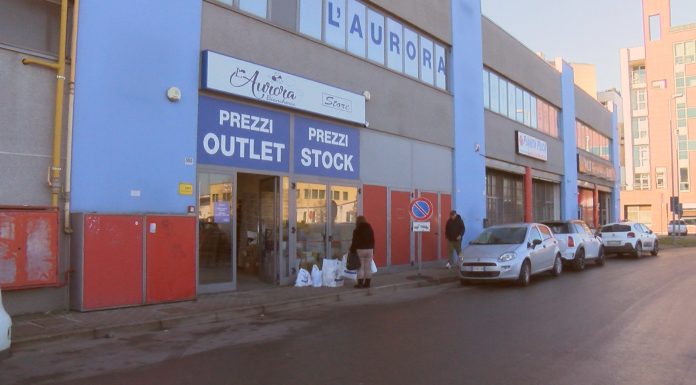 IN VIALE FINZI, CLIENTE MINACCIA E OFFENDE COMMESSA “PERCHÉ DONNA”