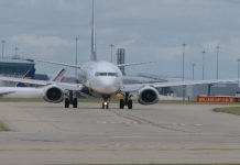 CARO VIAGGI, SPOSTARSI A NATALE E’ UN LUSSO: TRATTE FINO A 800 EURO