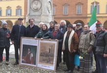 PIAZZA ROMA, NUOVA MANIFESTAZIONE CONTRO LA LAPIDE DELL’ACCADEMIA