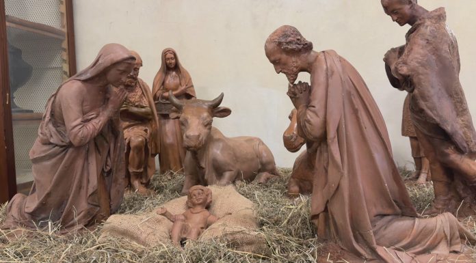 IL PRESEPE RITROVATO: IN MUNICIPIO NOVE STATUE DI STORIA E MAGIA NATALIZIA