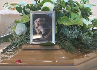 FRANCESCO RENZI, OGGI L’ULTIMO SALUTO AL NOTO ARTIGIANO BOTTAIO