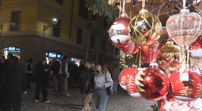 CONFCOMMERCIO: CAUTO OTTIMISMO SUGLI ACQUISTI IN VISTA DEL NATALE