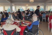 PRANZO DI AUGURI, DOMENICA LA TAVOLATA PER GLI ANZIANI DELLE CRA