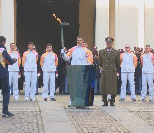 LA FIAMMA OLIMPICA, I CINQUE CERCHI ENTRANO ALL’ACCADEMIA MILITARE