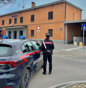A BORDO DEL TRENO MOLESTA UNA RAGAZZA DISABILE: ARRESTATO