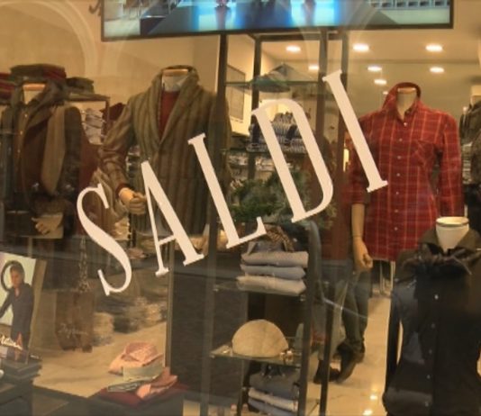 AL VIA I SALDI, L’ABBIGLIAMENTO SPINGE LA CORSA ALLO SHOPPING