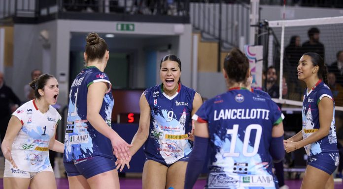 VOLLEY MODENA, IMOLA PASSA AL PALAMADIBA, CANARINE BATTUTE 0-3