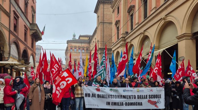 SCUOLA PUBBLICA E-R, NO AL COMMISSARIAMENTO. CORTEO A BOLOGNA