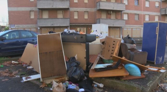 CONDOMINIO FANTASMA, IN VIA REPUBBLICA DI MONTEFIORINO BIVACCHI E DEGRADO