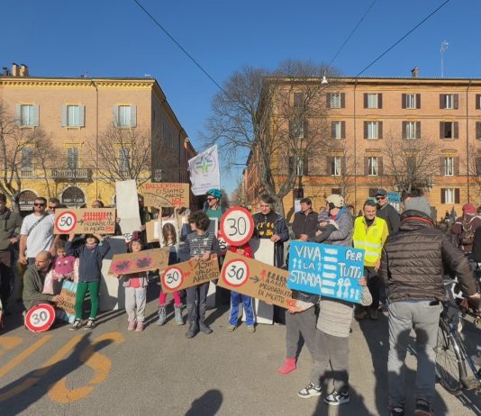 STRADE SICURE, FLASH MOB IN LARGO GARIBALDI CONTRO GLI INCIDENTI
