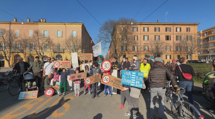 STRADE SICURE, FLASH MOB IN LARGO GARIBALDI CONTRO GLI INCIDENTI