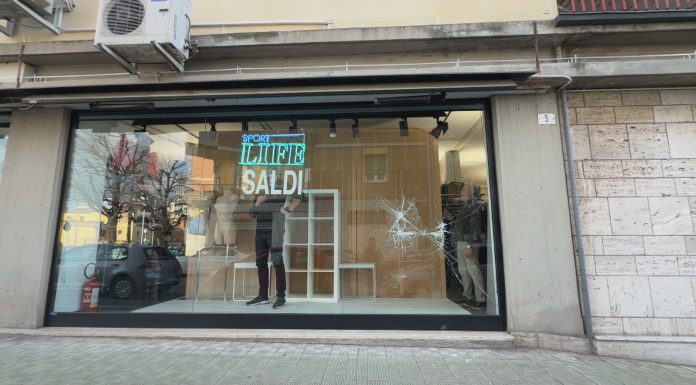 IN VIA GIARDINI, DOPPIA SPACCATA IN POCHI GIORNI ALLO “SPORT LIFE”