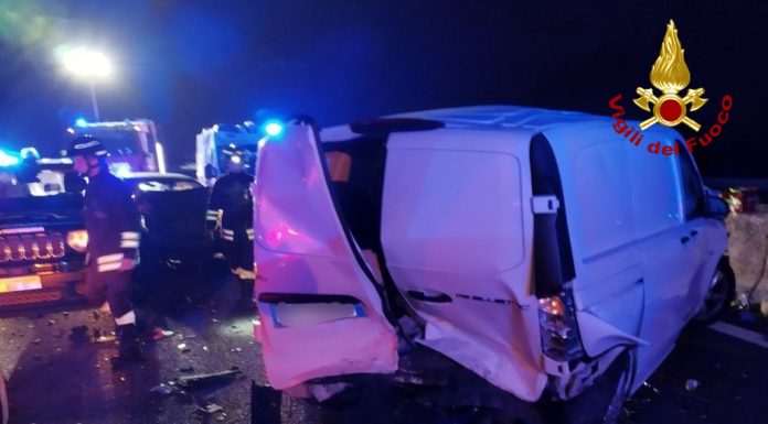 MAXI TAMPONAMENTO, LO SCHIANTO IN A1: MUORE UN UOMO DI 67 ANNI