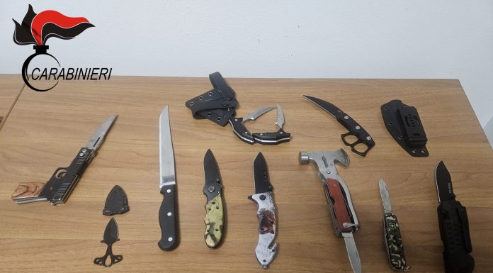 ARSENALE IN AUTO: DENUNCIATO IL CONDUCENTE