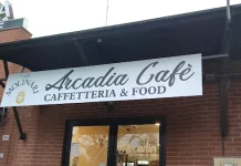 RISSA A TORRENOVA, SPUNTA ANCHE UN MACHETE. UN FERITO