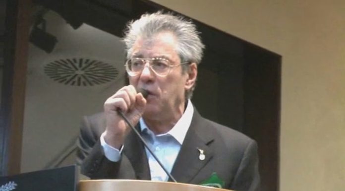 ADDIO A UMBERTO BOSSI, PER GIOVANARDI “GRANDE POLITICO E AMICO”