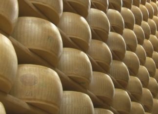PARMIGIANO REGGIANO. EXPORT DA RECORD, MA SI RIDUCE IL MERCATO INTERNO