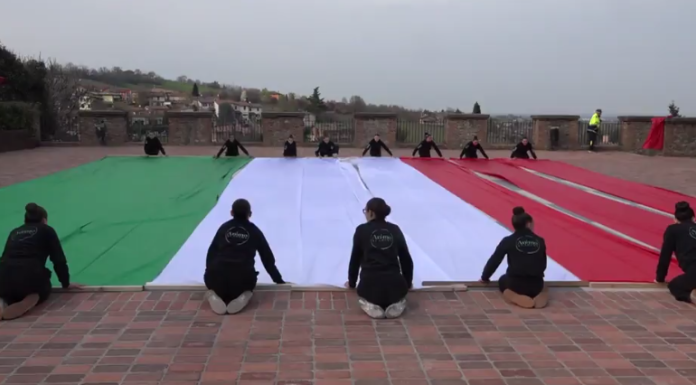 PIAZZA DELLA DAMA, RESTITUITA A CASTELVETRO: TRA COLORI, MEMORIA E COMUNITÀ