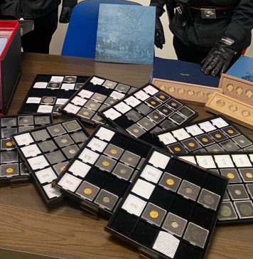 SASSUOLO, SI FINGONO CARABINIERI PER RUBARE MONETE STORICHE