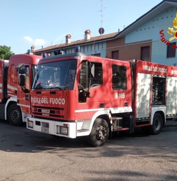 INCENDIO IN UN APPARTAMENTO: VIGILI DEL FUOCO A CASTELNUOVO, NESSUN FERITO