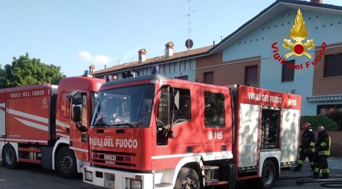INCENDIO IN UN APPARTAMENTO: VIGILI DEL FUOCO A CASTELNUOVO, NESSUN FERITO